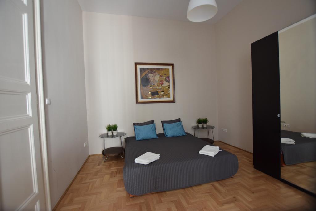 Standard Apartment By Hi5 - Muzeum 5 Budapest Extérieur photo